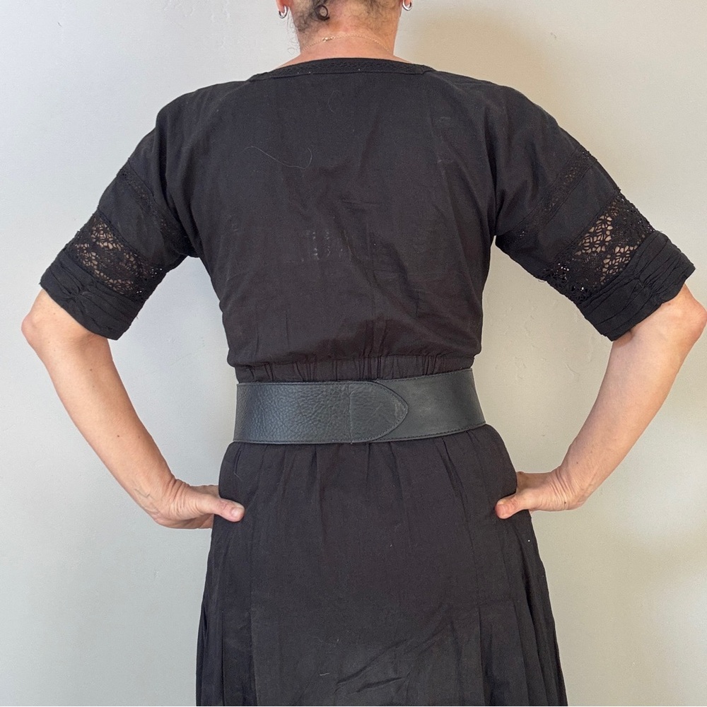 Vtg Y2K DKNY Donna Karan black 275"wide pebbled leather brass buckle womens belt - Picture 3 of 16